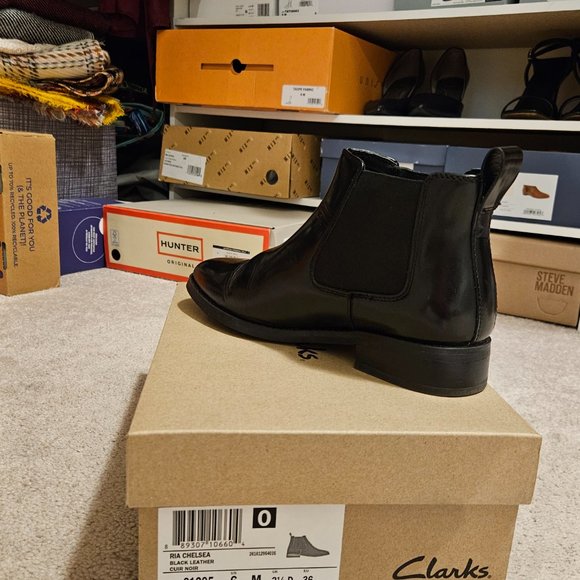 Clarks Ria Chelsea boot - Picture 4 of 11